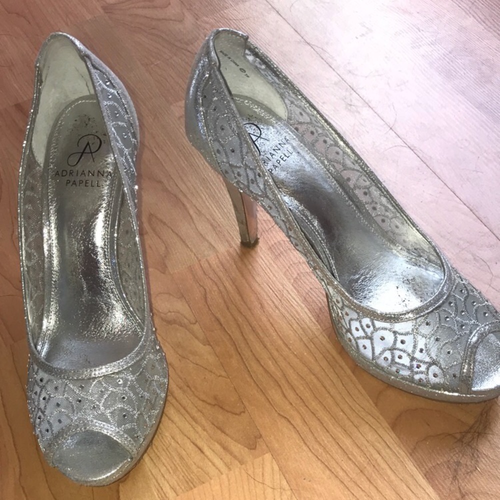 Adrianna papell heels size 8!